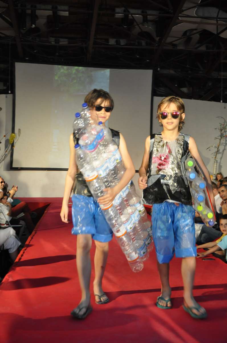 Eco Fashion Show gives strong messages for protecting the environment • IIA