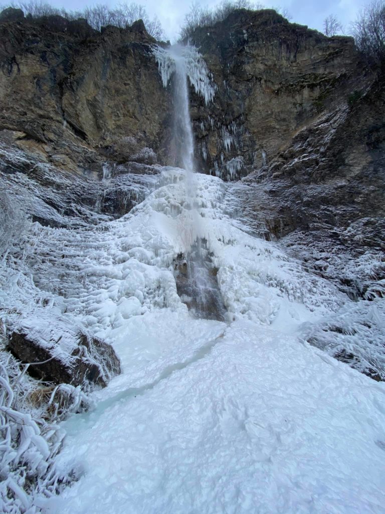 Pocesti Waterfall Dibra