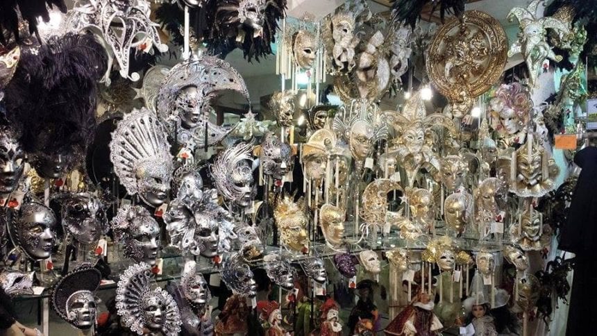 Shkodra Factory Supplies Venice Carnival with Handmade Venetian Masks