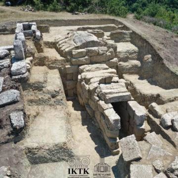 Ancient Tomb Unearthed in Amantia
