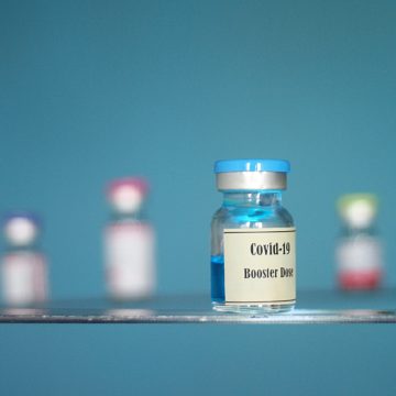 Committee of Experts Revises Rules on COVID-19 Isolation and Booster Shots
