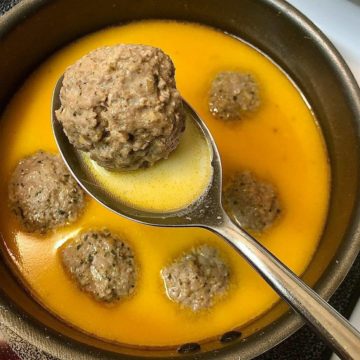 Pasha-qofte meatball soup