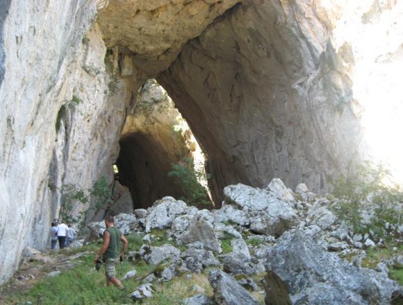 vali cave in Tirana, Albania